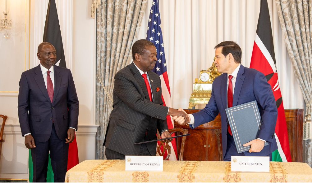 Ruto Blasts Judiciary Over Rulings Against His Projects as CJ Koome Looks On